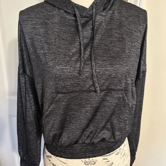 Fabletics Charcoal Long Sleeve Cropped Hoodie - Picture 2 of 6